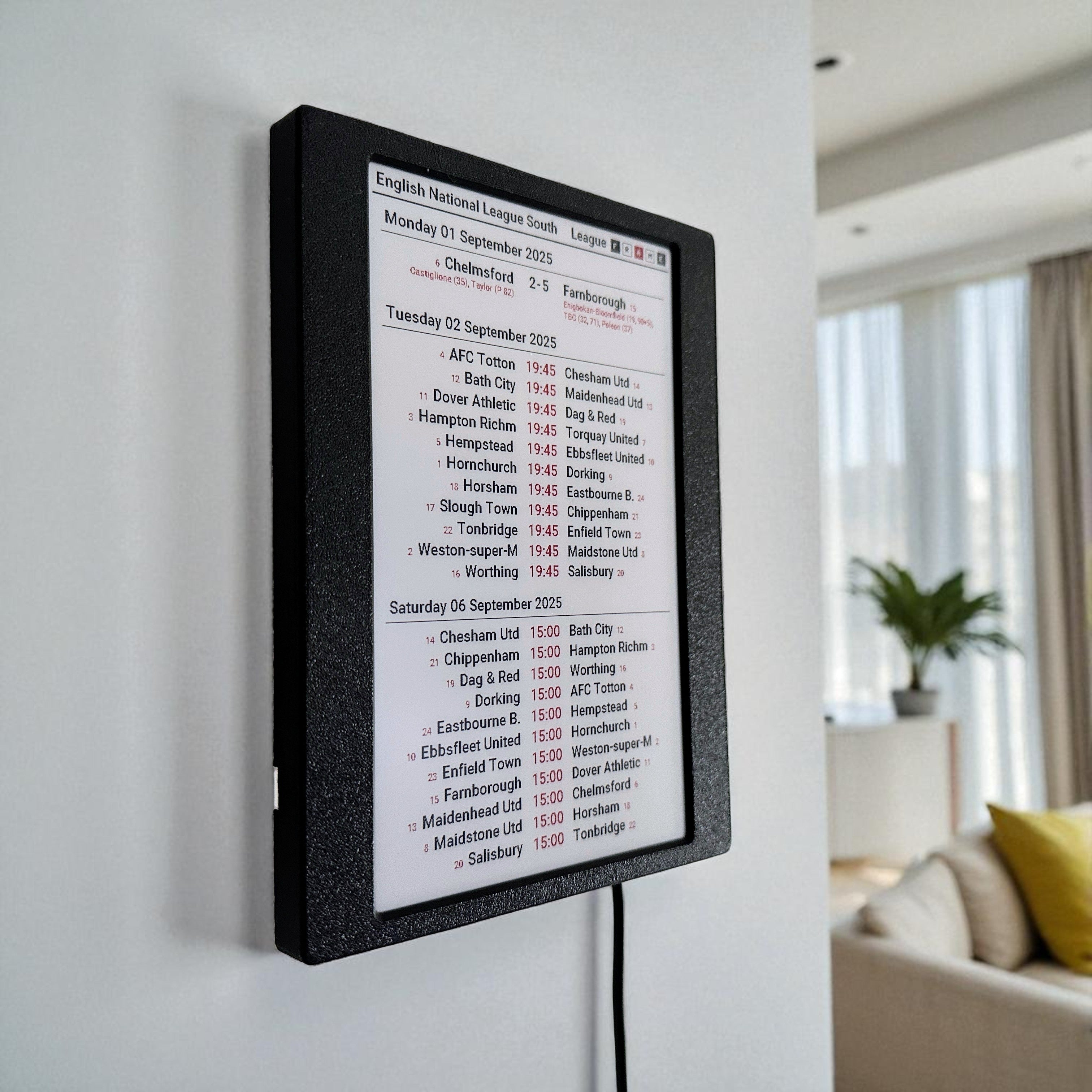 7.5" League Frame – Large Multi‑View Football Display